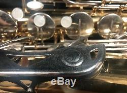 Bundy BTS-300 Tenor Saxophone Outfit Lacquer, Case