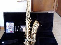 Conn tenor sax, lacquer finish, excellent condition. Case, cleaning kit, mouthpieces