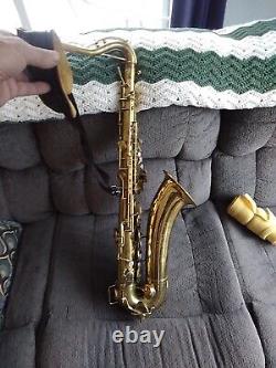 VINTAGE QUALITY! COLLEGIATE BY HOLTON 576 TENOR SAXOPHONE + CASE Nice