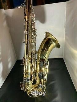 YAMAHA YTS-21 TENOR SAXOPHONE with Hard Case. Excellent Condition. Used 10 time