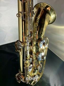 YAMAHA YTS-21 TENOR SAXOPHONE with Hard Case. Excellent Condition. Used 10 time